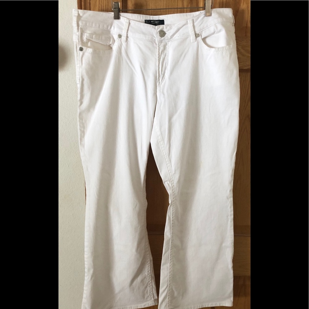 Silver Suki Super Stretch White Flare Jean 22X31